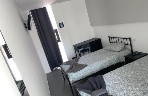 Arroyo de la Encomienda House | Hostal NANA B&B