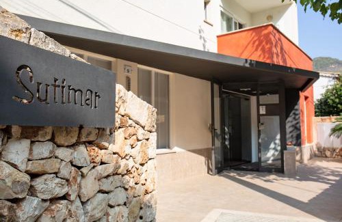 Peguera House | Hostal Residencia Sutimar
