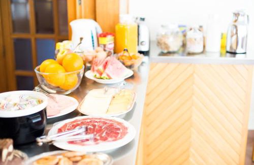 Peguera House | Hostal Residencia Sutimar