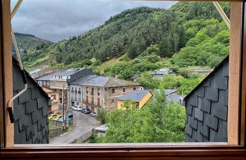 Villafranca del Bierzo House | Hostal Restaurante Méndez