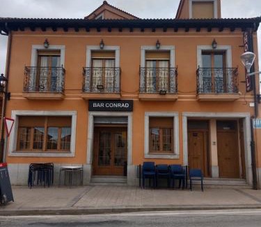 Abades House | Hostal Restaurante Bar Conrad