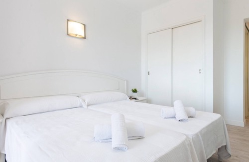 Cala d'Or Hotel | HOSTAL TALAMANCA HAB. DB BALCON - Cosy hostel recently refurbished near the beach. Free Wi