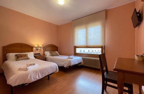 Duruelo de la Sierra House | Hostal Torreblanca