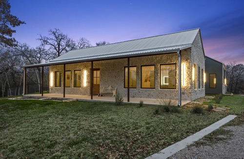 Wellborn House | Hosted by Kameron