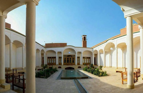 Kāshān Hostel | Hostel ∙ 8 guests