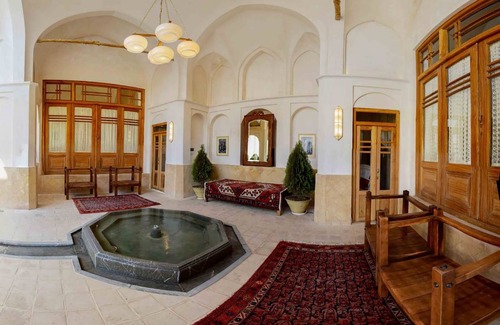 Kāshān Hostel | Hostel ∙ 8 guests
