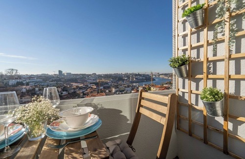 Santa Marinha Apartment | HostWise - Gaya Avenue 201 - Flat w/Balcony