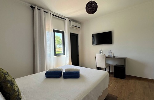 Fuseta Villa | HostWise - Tranquil Algarve Suite w/Pool