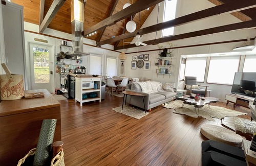Manchester House | Hot & Cold Tubs Sauna Walk to Beach Dog Friendly EV Charger