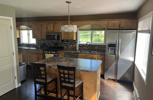 Alanson House | Hot Tub 15 Minutes to Boyne and Nubs!
