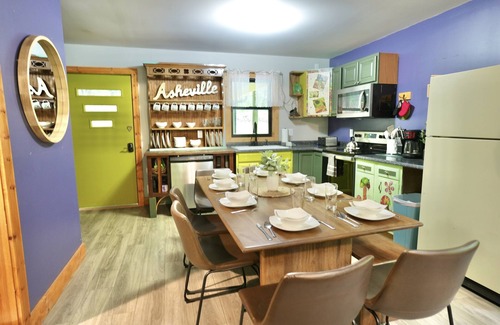 Mills River Cabin | Hot Tub~7 Miles to Airport~EV Charger~Dog Friendly