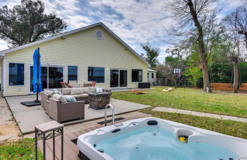 Panama City House | Hot Tub and Boat Dock Getaway on Deerpoint Lake!