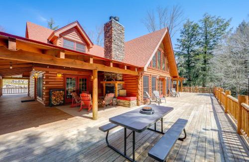 Old Forge House | Hot Tub and Dock Waterfront Cabin in Old Forge!