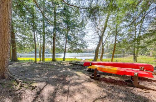 Old Forge House | Hot Tub and Dock Waterfront Cabin in Old Forge!