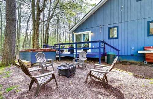 Tobyhanna House | Hot Tub and Lake Beach Access Tobyhanna Retreat!