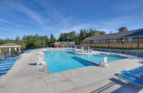 Tobyhanna House | Hot Tub and Lake Beach Access Tobyhanna Retreat!