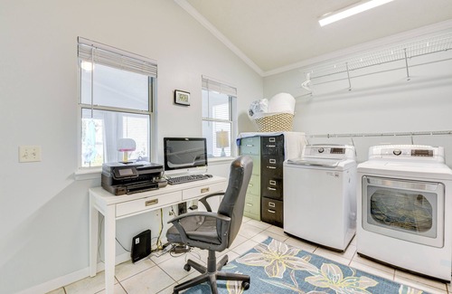 Panama City House | Hot Tub & Boat Dock: Getaway on Deerpoint Lake!