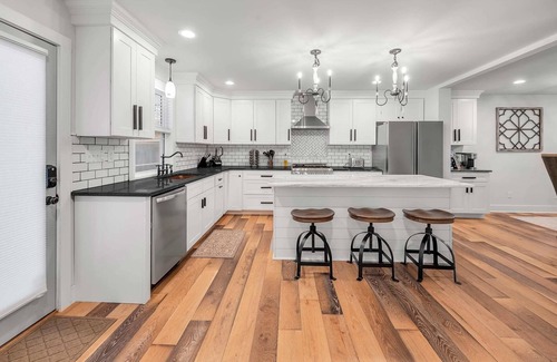 Lexington House | Hot Tub | Close to Downtown | Game Room | Fire Pit |