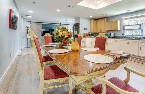 Denison House | Hot Tub & Fenced Yard: Dog-Friendly Gem in Denison