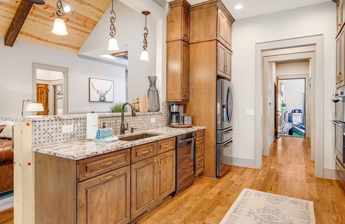 Hendersonville House | Hot Tub, Game Room & Fire Pit | 5BR Hendersonville + Biltmore Pass