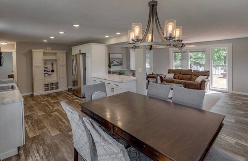 Brainerd House | Hot Tub, Game Room, Kayaks, Pool Table, Disk Golf, Great Fishing!