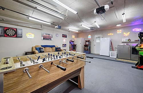 Crowley House | Hot Tub,Gameroom,15 Miles to Dickies Arena,FirePit,BBQ Grill!