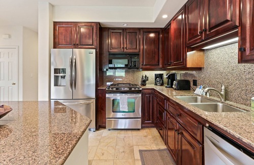Broken Top House | Hot Tub, Golf Course Views, Large Deck, Quiet and Peaceful in Broken Top
