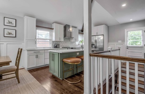 Lexington House | Hot Tub | Great Location | King Beds | Grill & Patio
