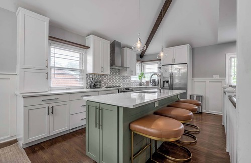 Lexington House | Hot Tub | Great Location | King Beds | Grill & Patio