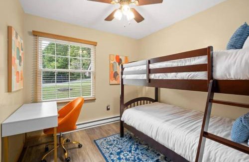 Summersville House | hot tub I game room I private deck I