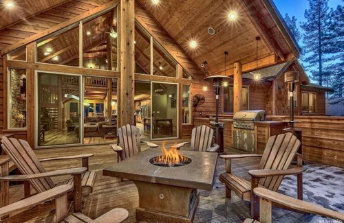 South Lake Tahoe House | *Hot Tub*Indoor Pool*One Block to Heavenly