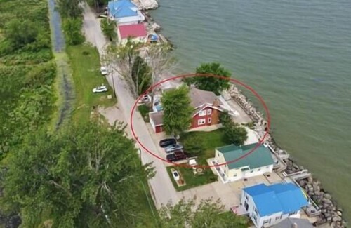 Oak Harbor House | Hot Tub-Lake Erie Beach House, Lake Front