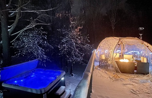 East Stroudsburg House | Hot Tub Luxury Pondfront House in East Stroudsburg