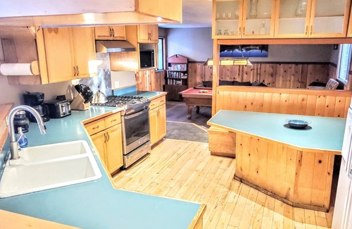 Upper Kingsbury House | Hot Tub Pool Table Views Decks Game Room near Heavenly Ski Beach Casino Forest 9