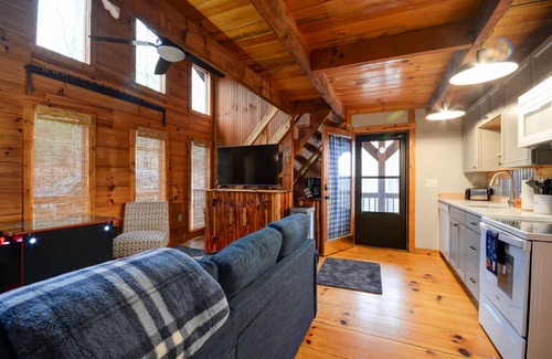 Campton Cabin | Hot Tub & WiFi - Arcade - Cabin Vibes - Red River Gorge, Kentucky!