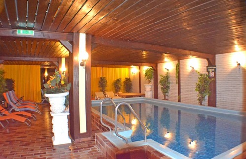 Sankt Anton am Arlberg Hotel | Hotel Mooserkreuz - INCL. LIFT PASS Double room/2 addl. beds, shower/wc, BB