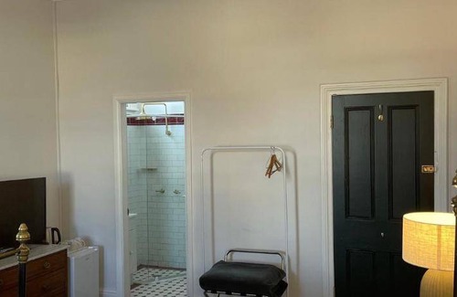 Uralla Hotel | Hotel ∙ 2 bedrooms ∙ 4 guests