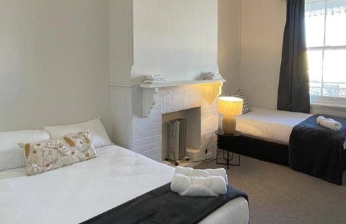 Uralla Hotel | Hotel ∙ 2 bedrooms ∙ 4 guests