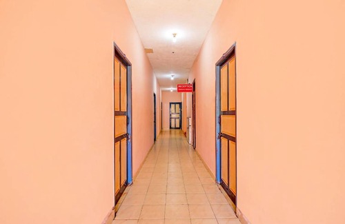 Kelambakkam Hotel | Hotel ∙ 2 guests