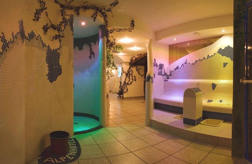Feichten Hotel | Hotel ∙ 4 guests