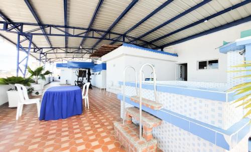 Caucasia Hotel | Hotel Acapulco Caucasia