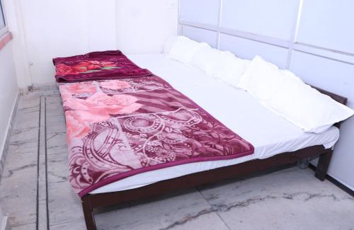 Agra Hotel | Hotel Agarwal Palace & Restaurant Walkable Distance From Agra Cantt Railway Station