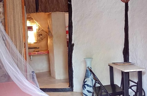 Izamal Hotel | Hotel and Museum Aldea Maya Toktli Orígenes - Casa Maya Melipona -Alberca+Starlink