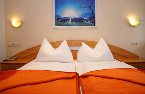 Krumpendorf am Woerther See Hotel | Hotel Hudelist
