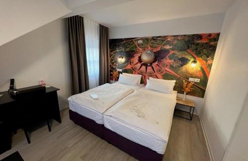 Backnang Hotel | Hotel Bitzer Backnang Zentrum 24h CHECK IN HIGHSPEED WIFI BAHNOF 500m