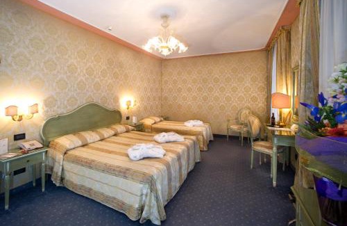 Santa Croce Hotel | Hotel Carlton On The Grand Canal