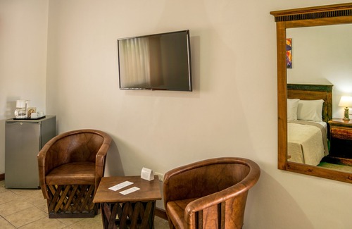 Monterrico Hotel | Hotel Cayman Suites