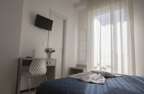 Cagnona Hotel | Hotel Concorde* directly on the sea with breakfast included