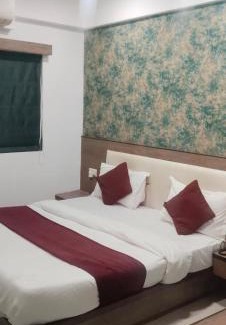 Ahmedabad Hotel | Hotel Dev Palace