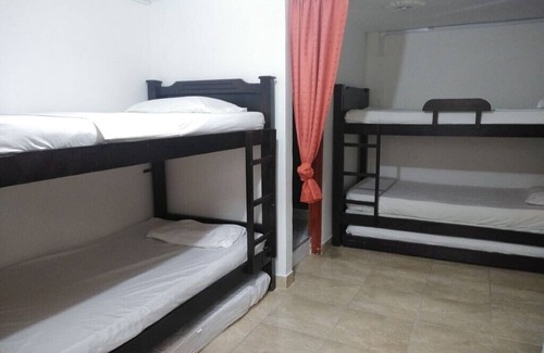 Laureles - Estadio Apartment | HOTEL ECONÓMICO. - Habitacion Multiple 2